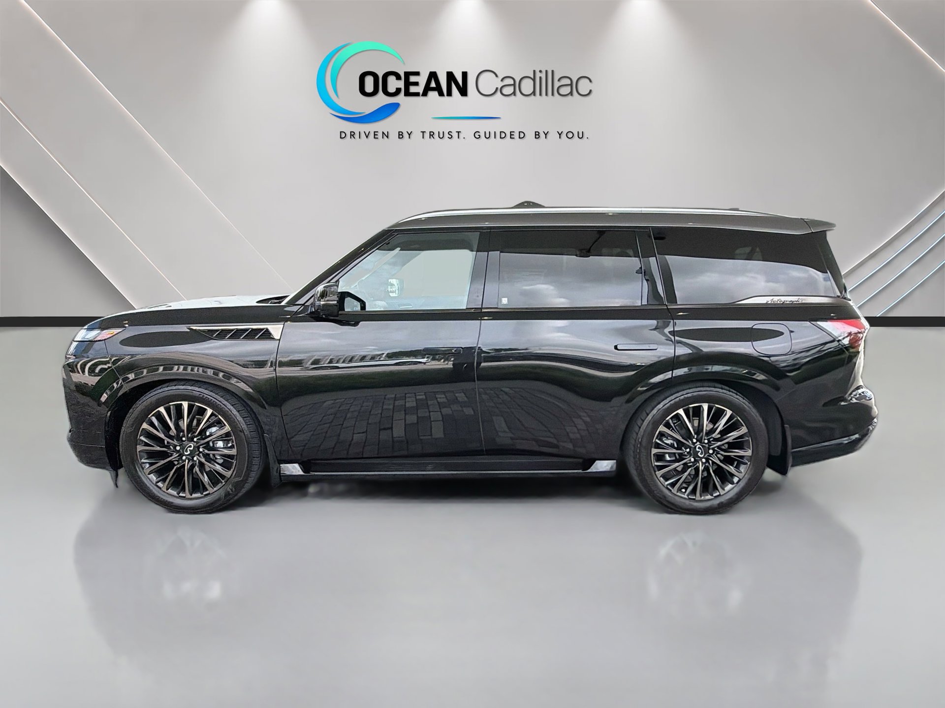 Used 2025 INFINITI QX80 Autograph w/ Autograph Exterior Package AWD/4WD image 2