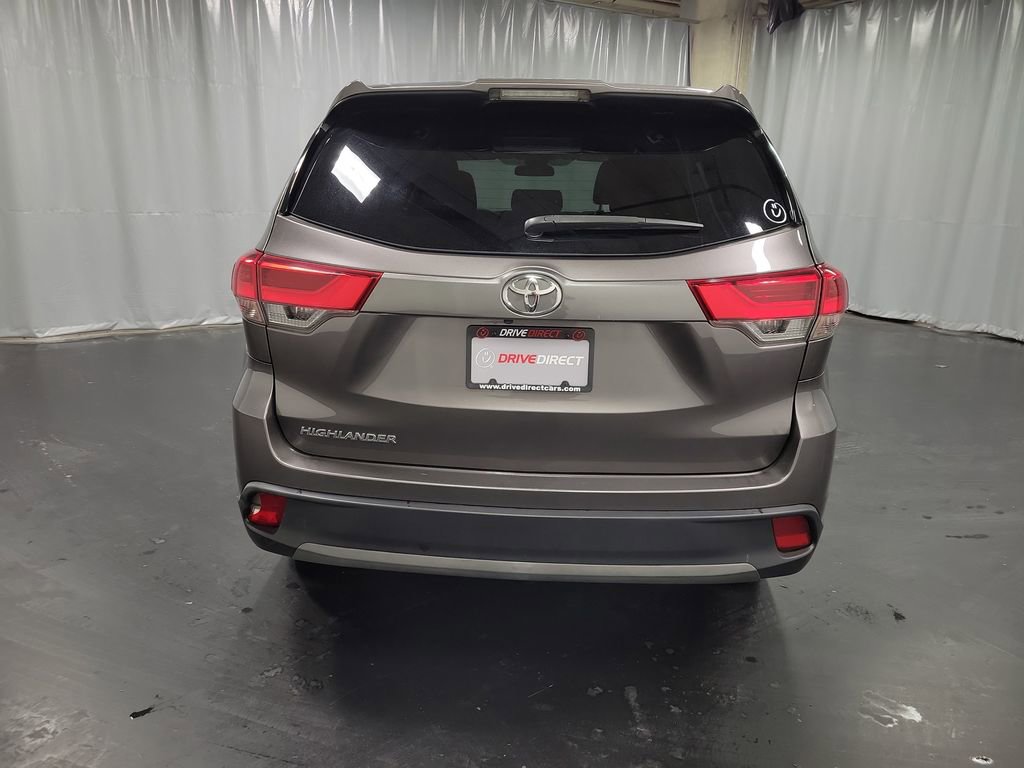 Used 2019 Toyota Highlander LE FWD image 8
