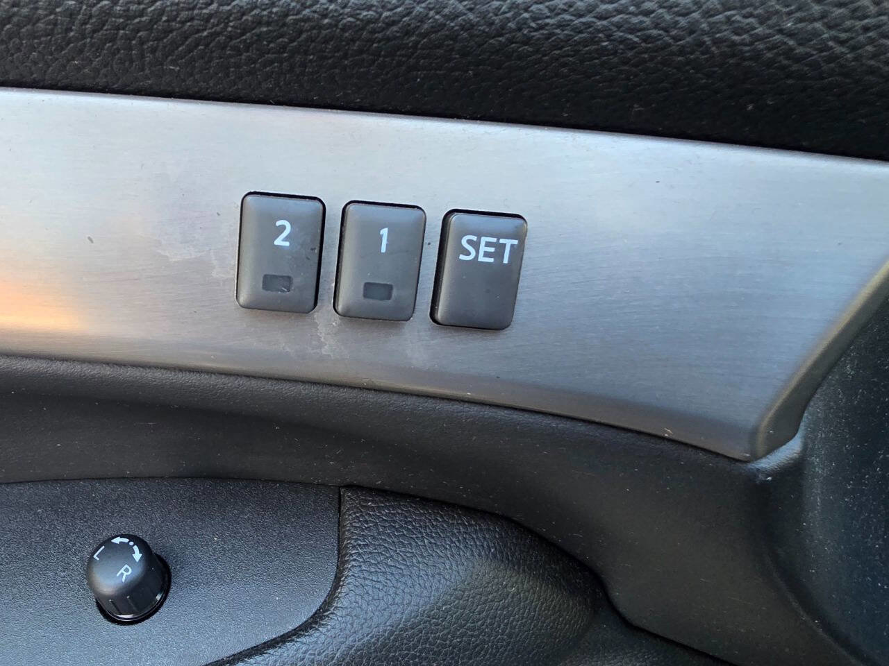 Used 2010 INFINITI G37 x Sedan w/ Premium Pkg image 10