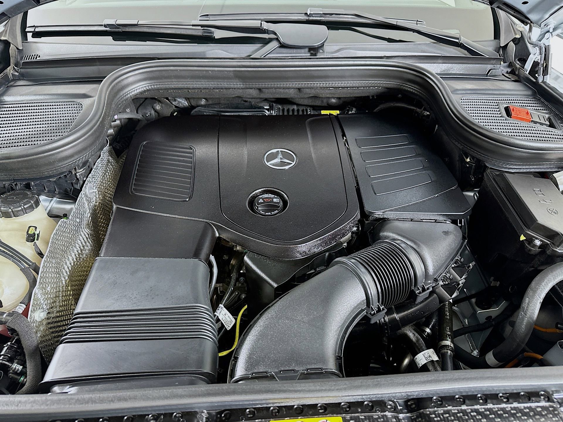 Used 2025 Mercedes-Benz GLE 350 4MATIC image 33