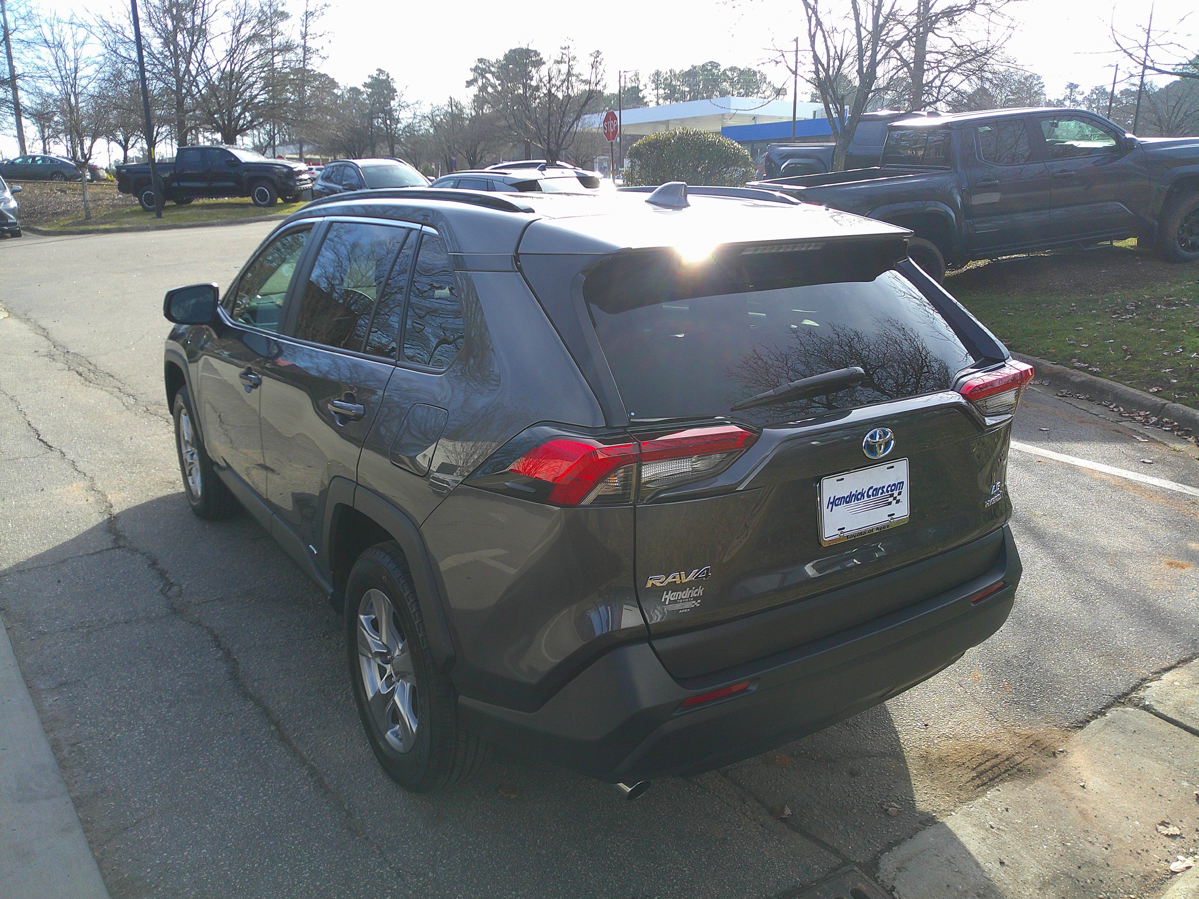 Used 2024 Toyota RAV4 LE image 9