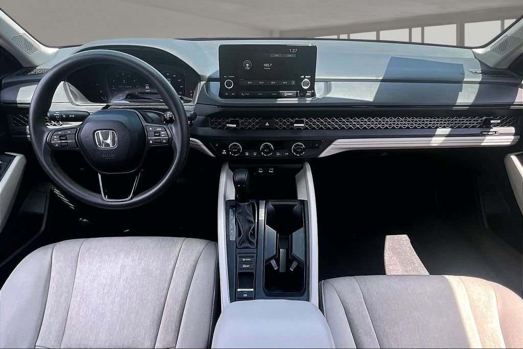 Used 2025 Honda Accord SE image 7