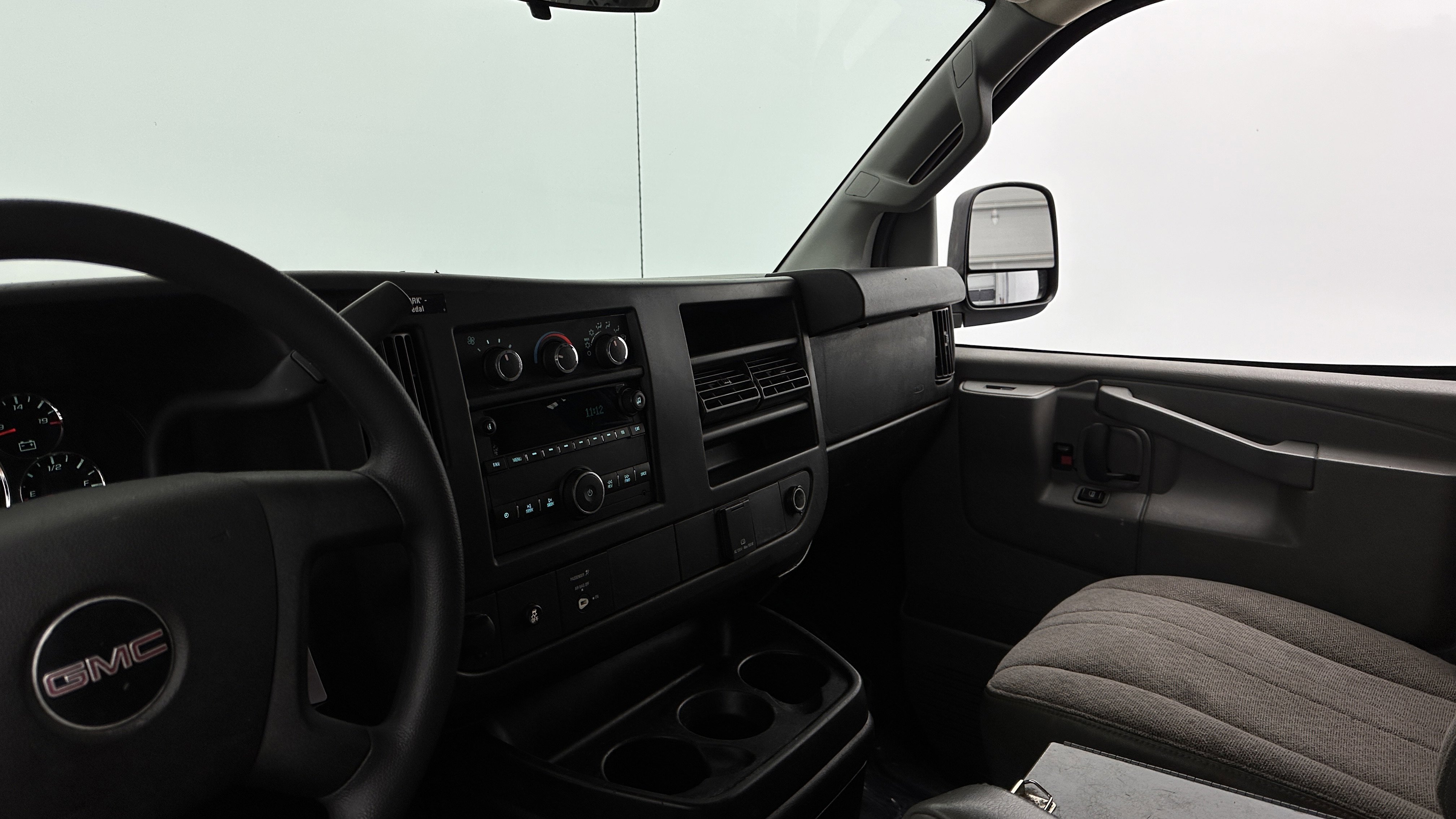 Used 2016 GMC Savana 2500 image 18