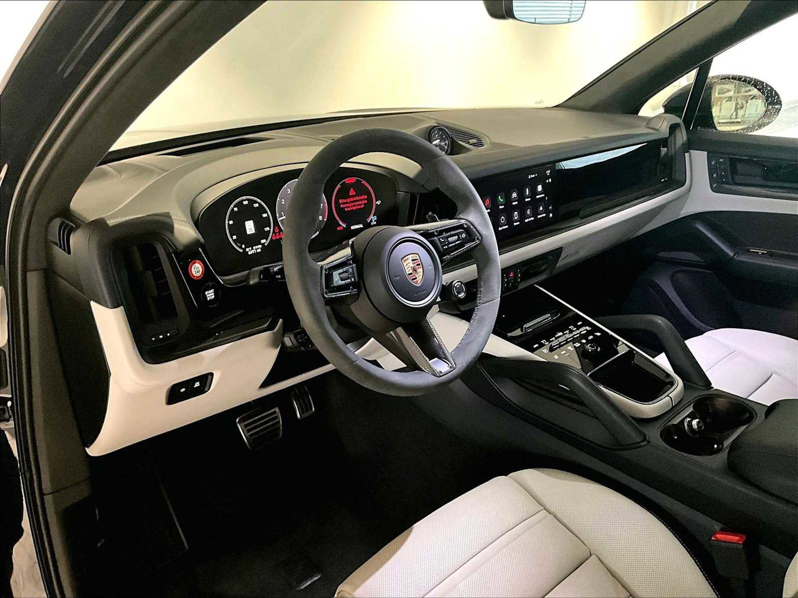 Used 2025 Porsche Cayenne GTS image 7