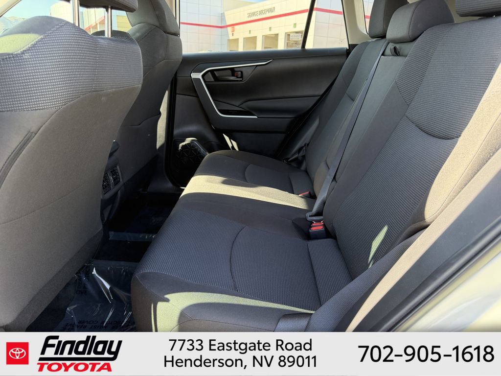 Used 2022 Toyota RAV4 LE w/ Carpet Mat Package (TMS) FWD image 7