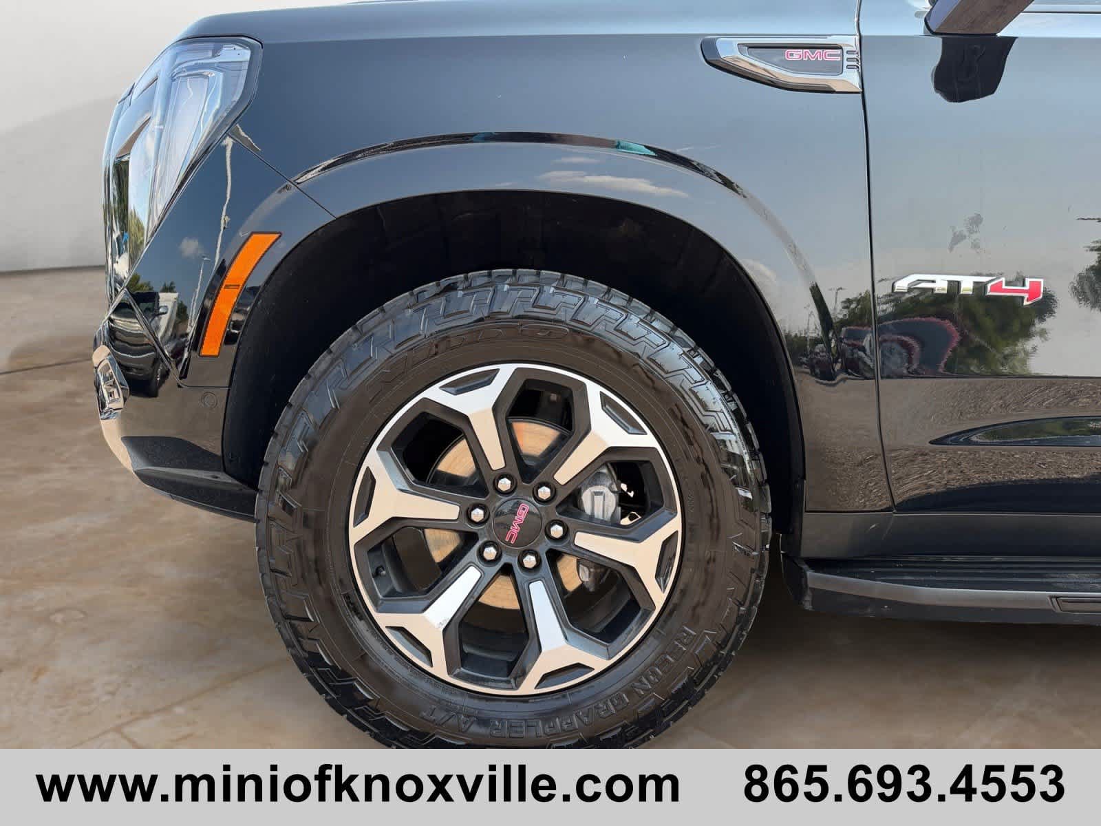 Used 2026 GMC Yukon XL AT4 AWD/4WD image 9