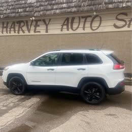 Used 2016 Jeep Cherokee Sport image 2
