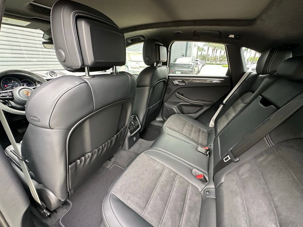 Used 2025 Porsche Macan GTS image 31