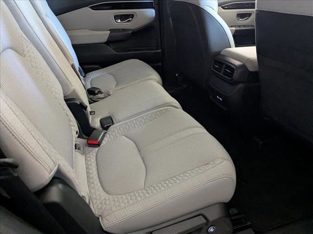 Certified 2023 Honda Pilot LX image 19