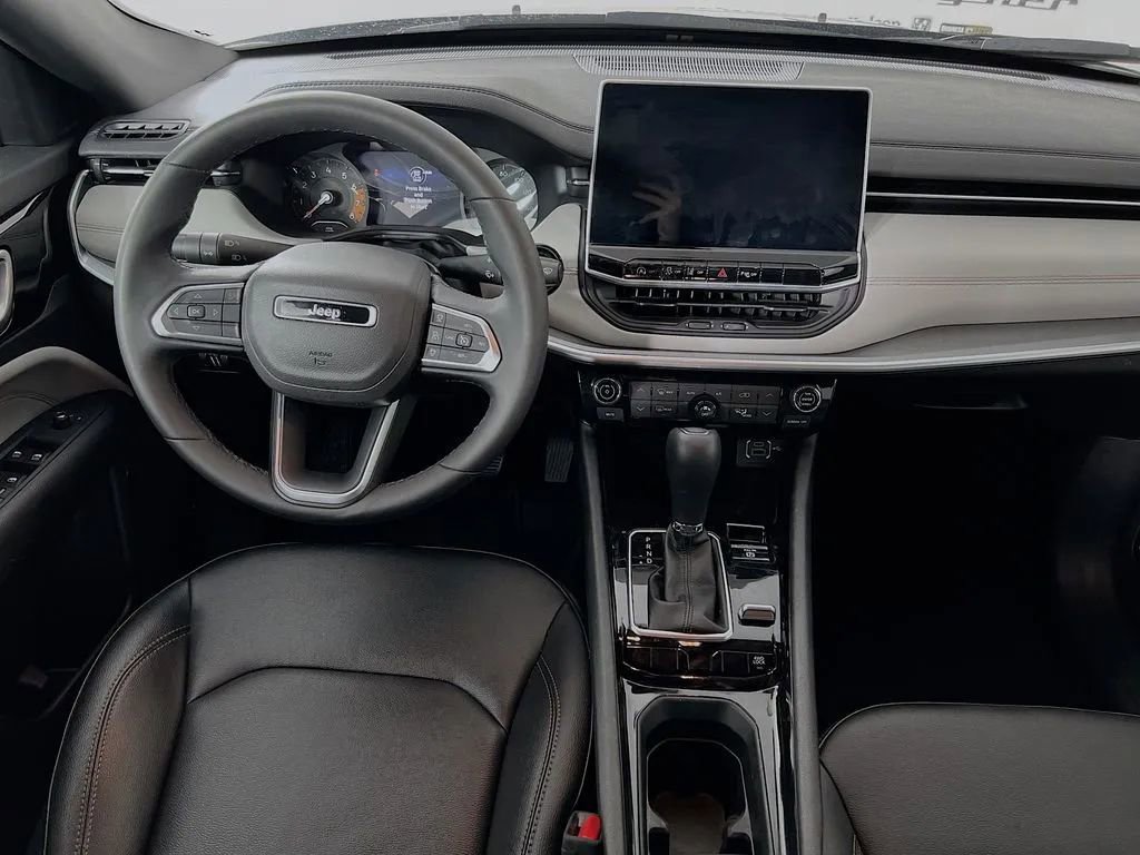 Used 2024 Jeep Compass Limited image 22