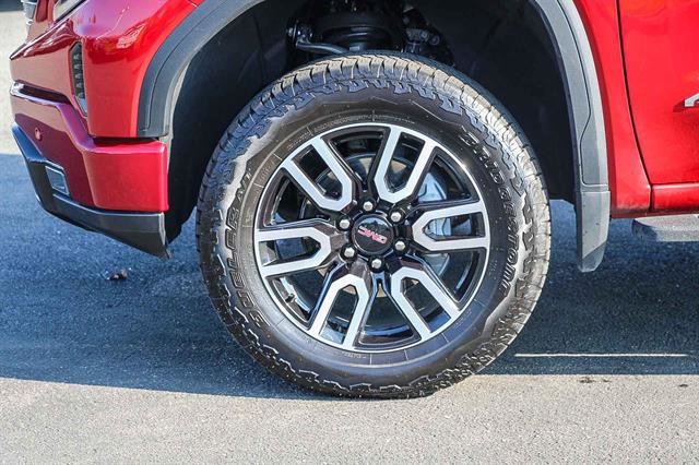 Used 2025 GMC Sierra 1500 AT4 w/ AT4 Premium Package image 9
