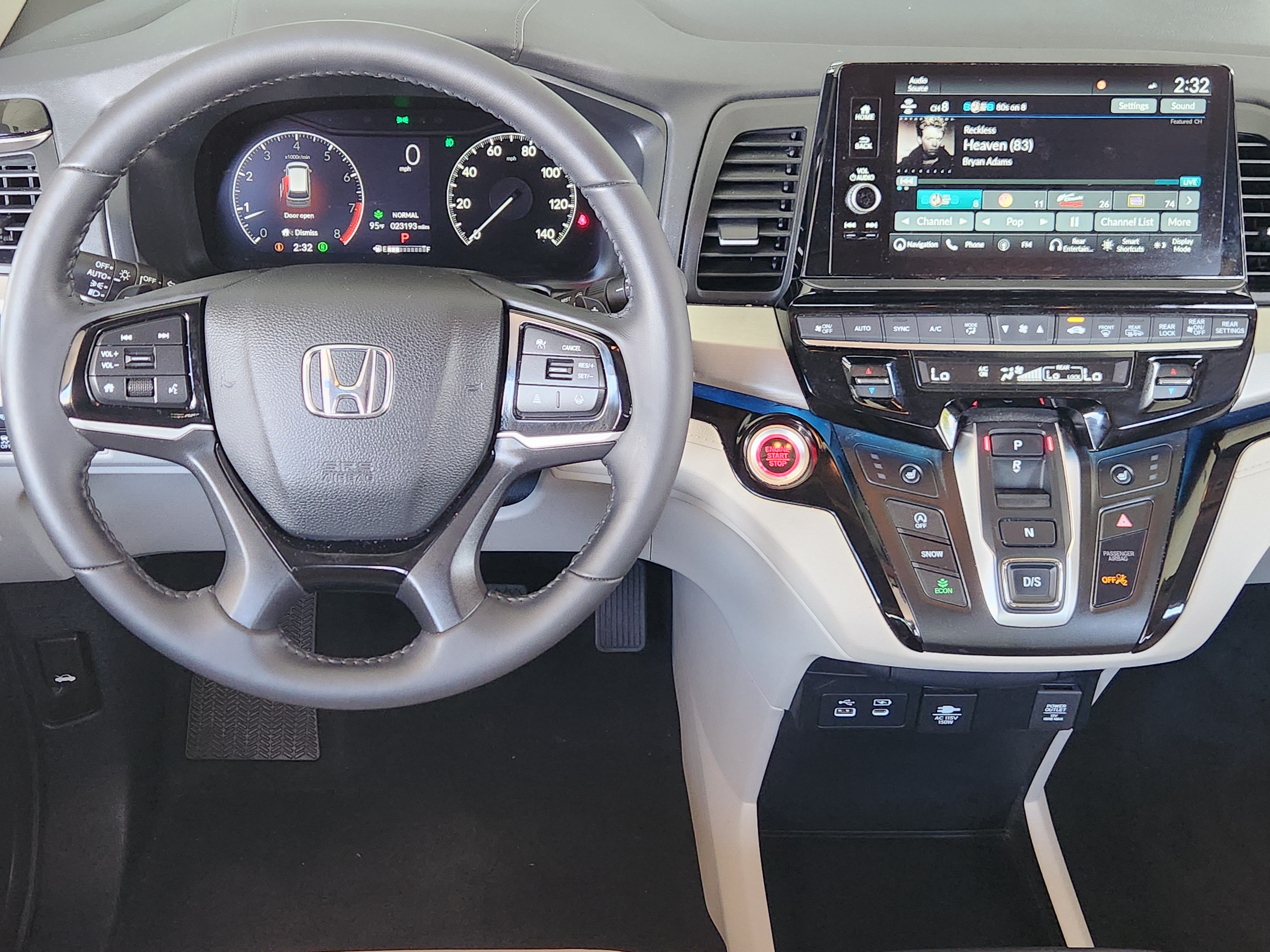 Used 2025 Honda Odyssey Touring image 27
