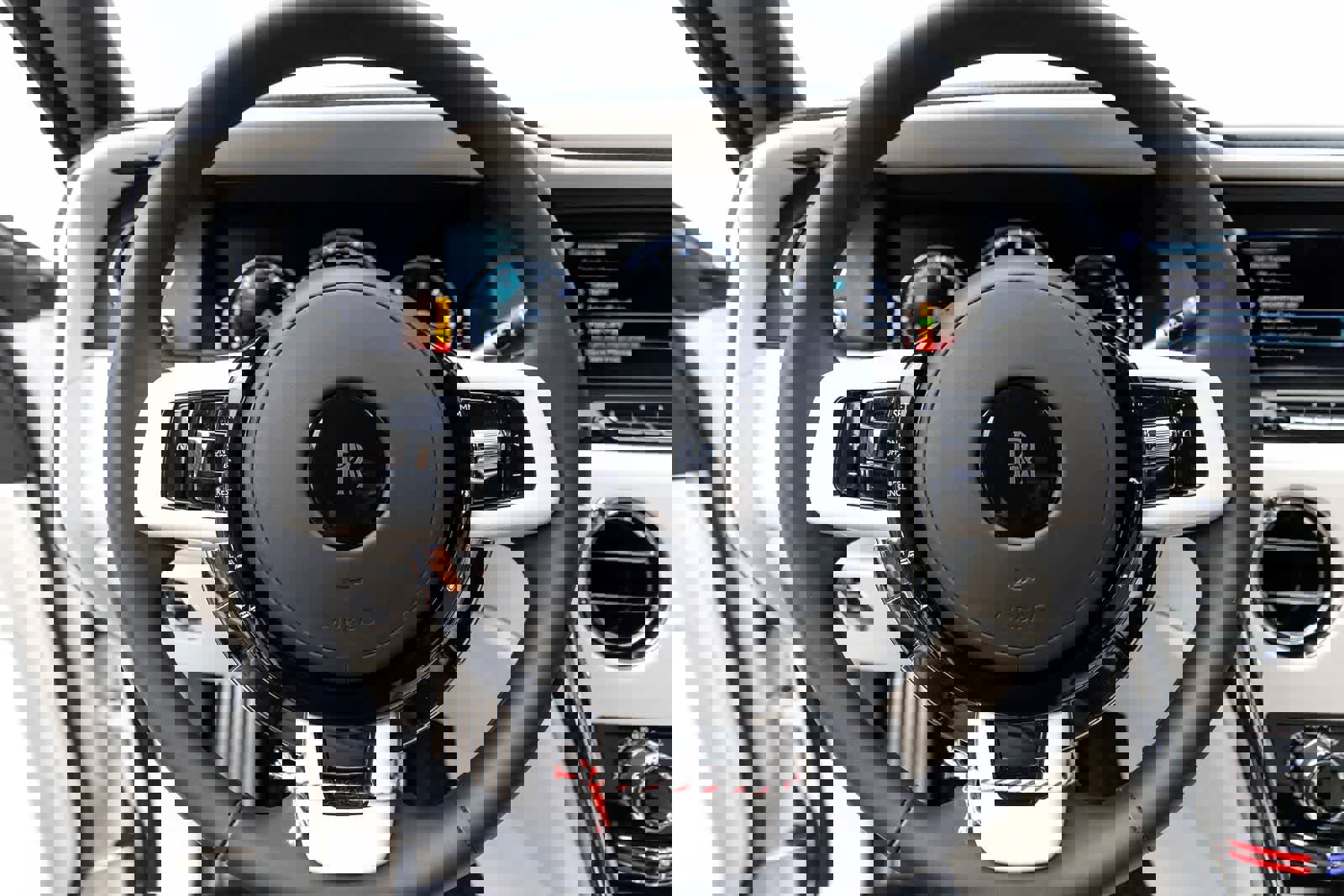 Used 2023 Rolls-Royce Cullinan w/ Cullinan Package image 18