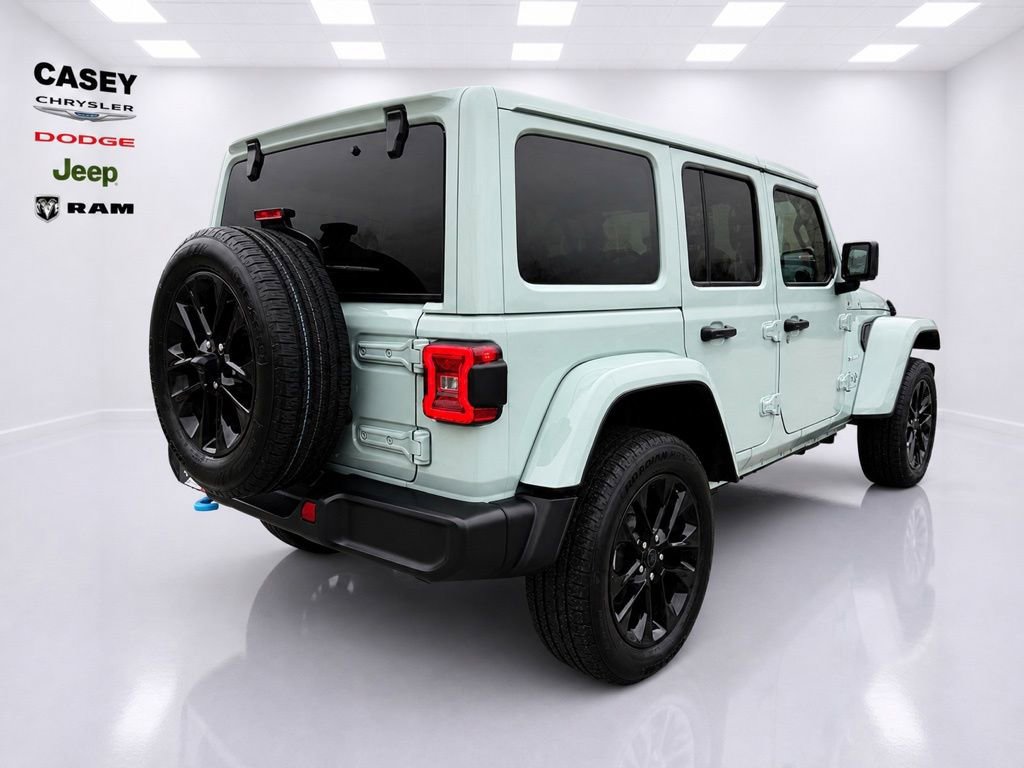 Used 2024 Jeep Wrangler Unlimited Sahara AWD/4WD image 8