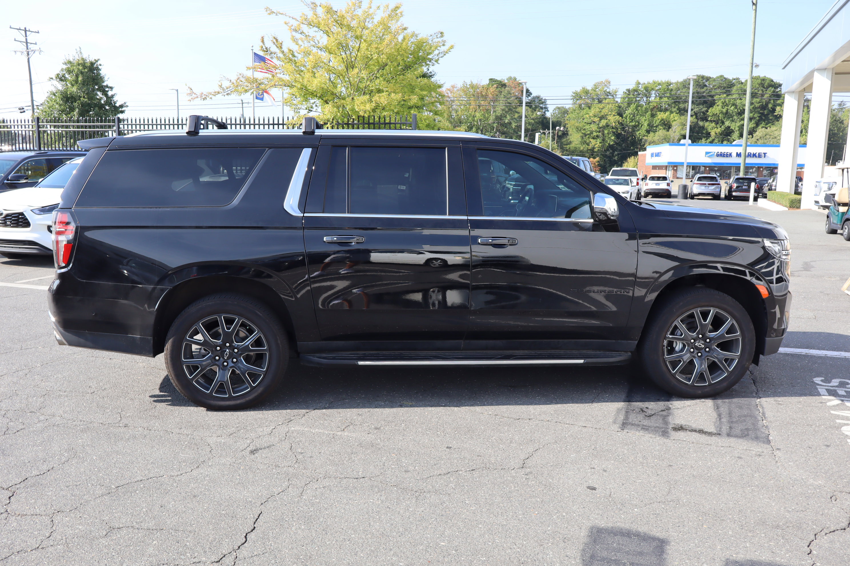 Certified 2024 Chevrolet Suburban Premier w/ Advanced Technology Package image 11