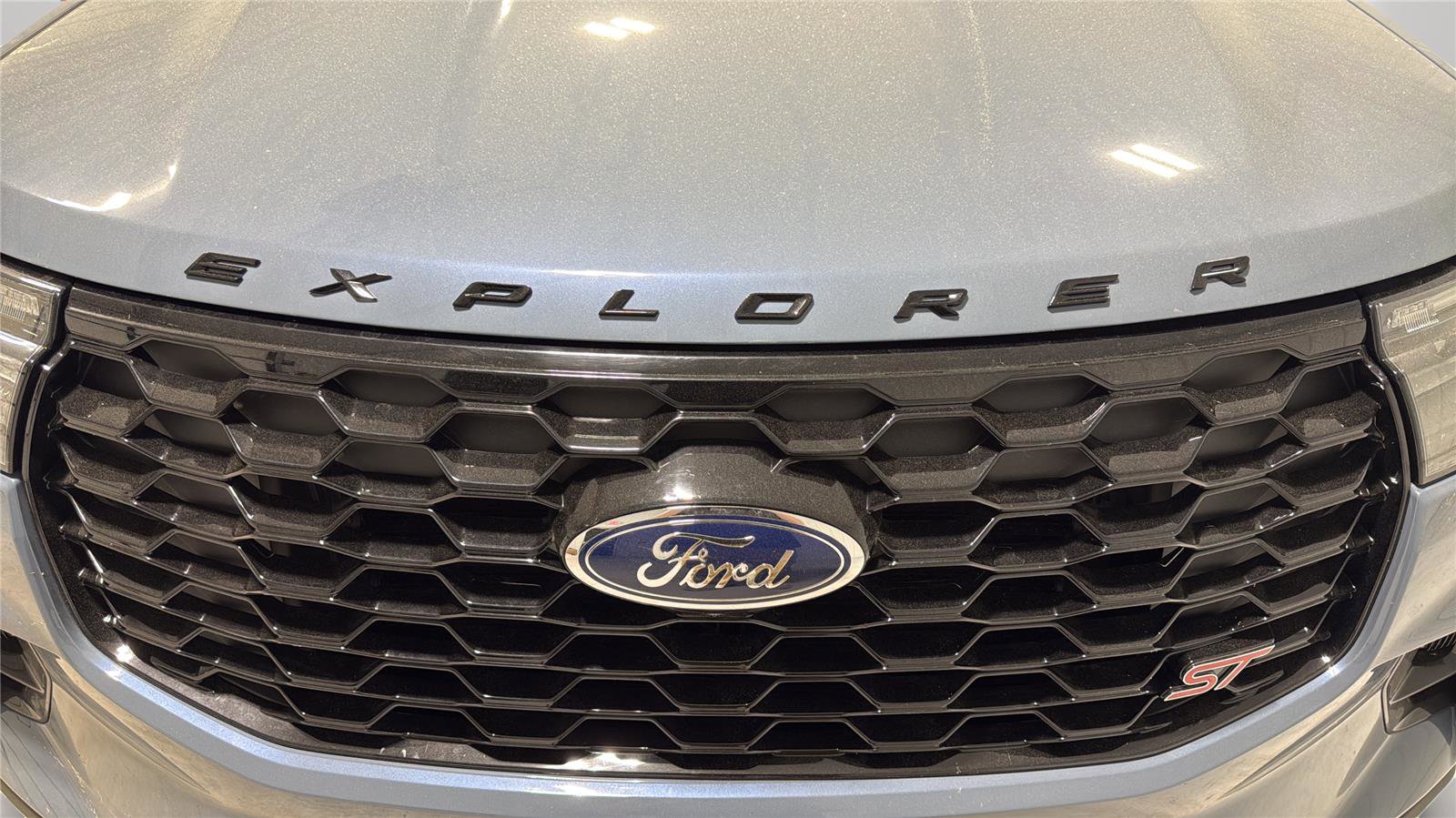 Used 2025 Ford Explorer ST w/ Sun And Sound Package image 38