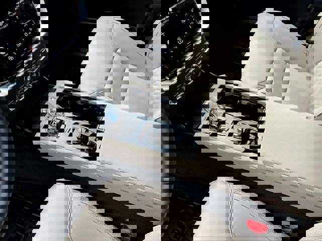 Used 2025 Volvo XC90 B6 Plus image 15