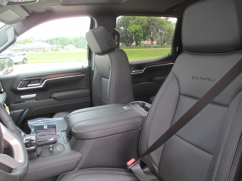 New 2026 GMC Sierra 1500 Denali AWD/4WD image 16