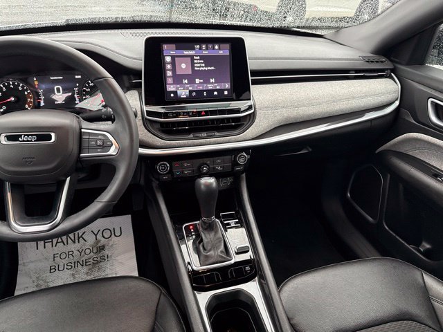 Used 2025 Jeep Compass Latitude AWD/4WD image 21