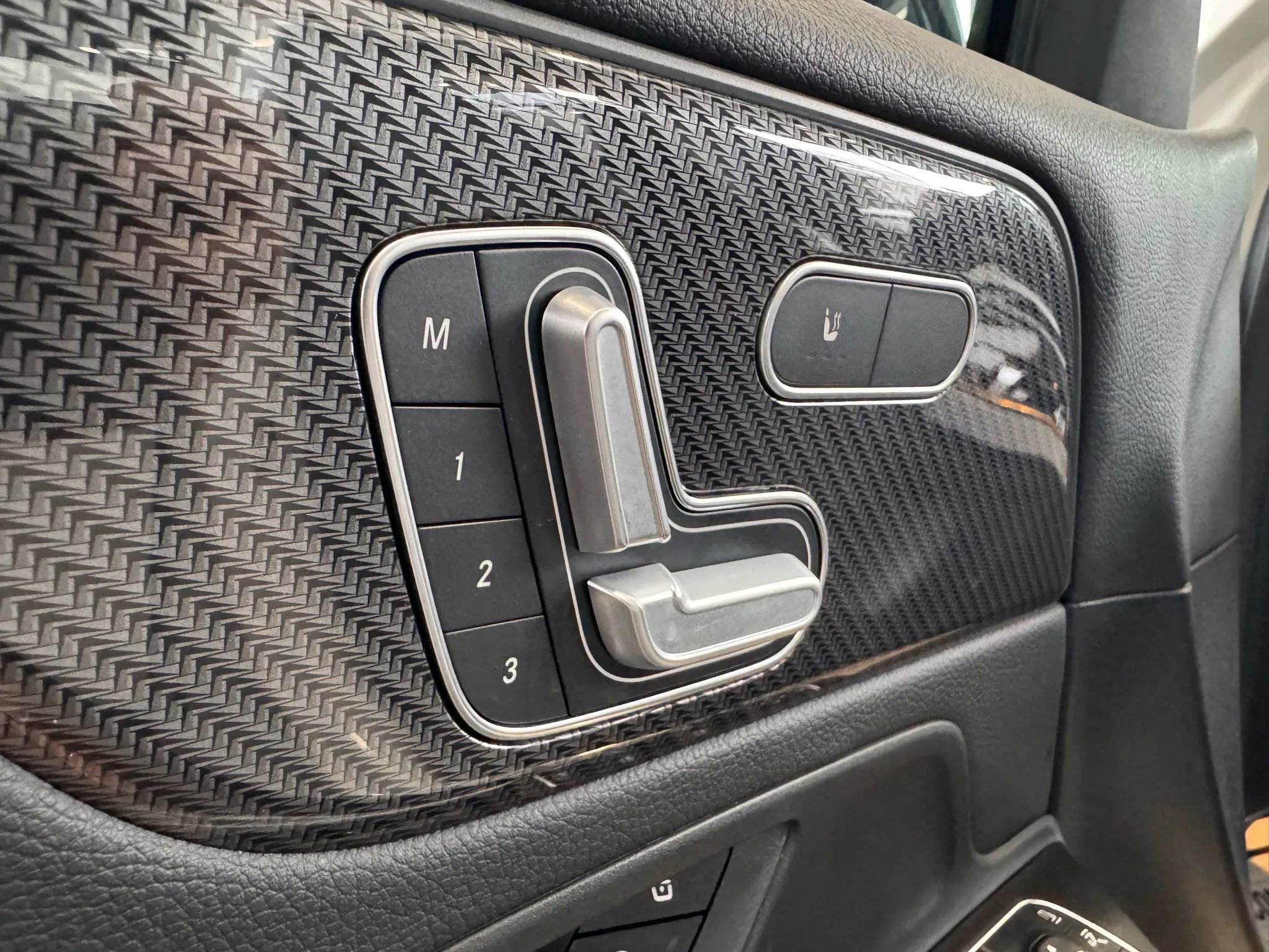 Used 2021 Mercedes-Benz GLB 35 AMG 4MATIC image 11