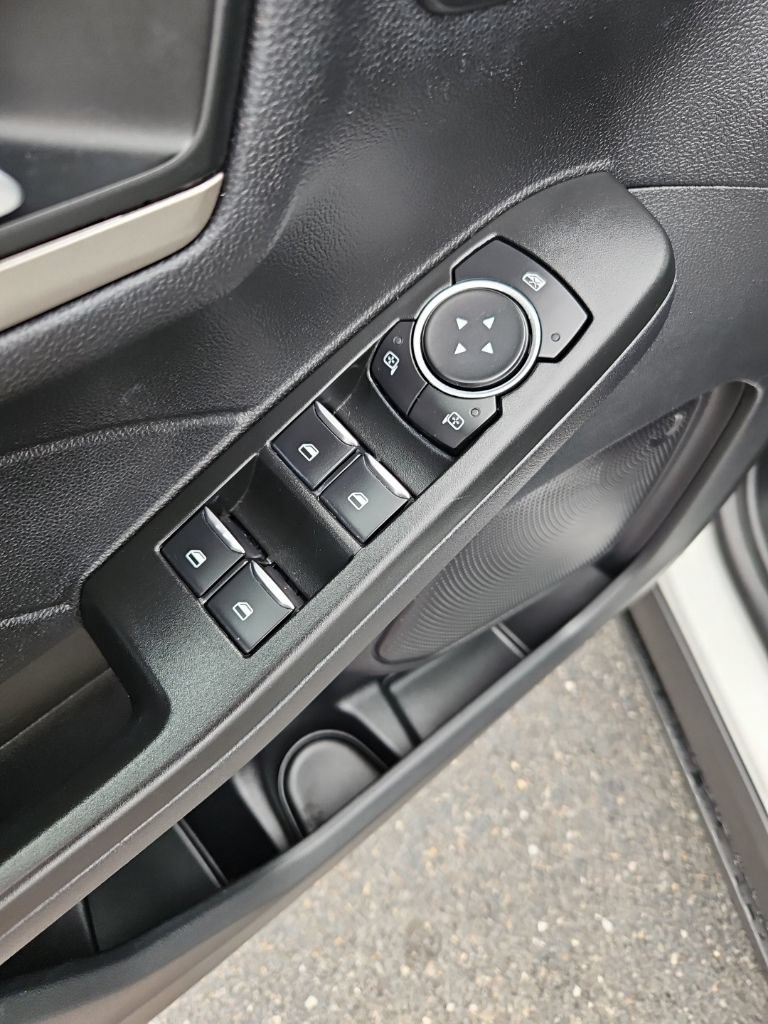 Used 2022 Ford Escape SEL w/ Technology Package FWD image 29
