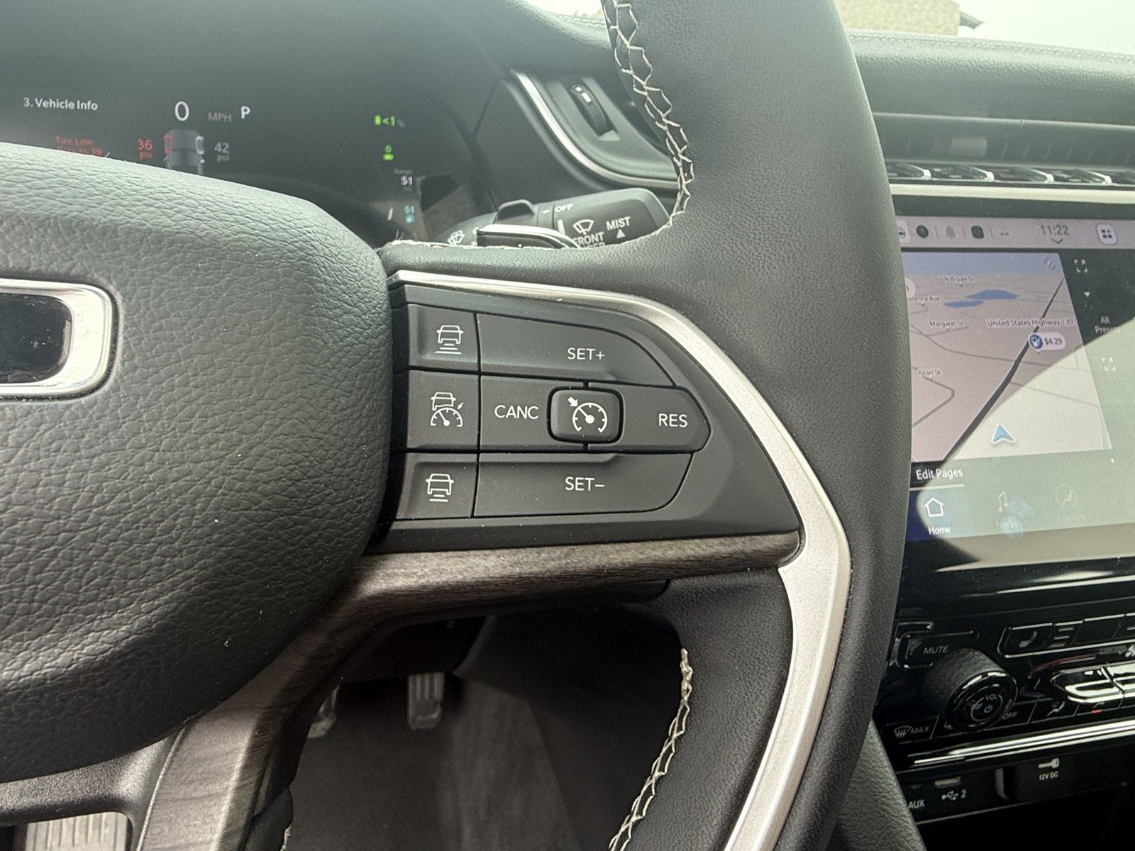 Used 2025 Jeep Grand Cherokee Limited 4xe AWD/4WD image 19