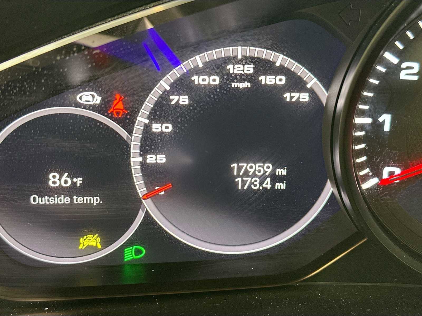 Certified 2022 Porsche Cayenne Platinum Edition image 15