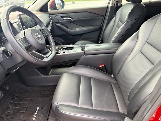 Used 2023 Nissan Rogue SV w/ SV Premium B Package FWD image 5