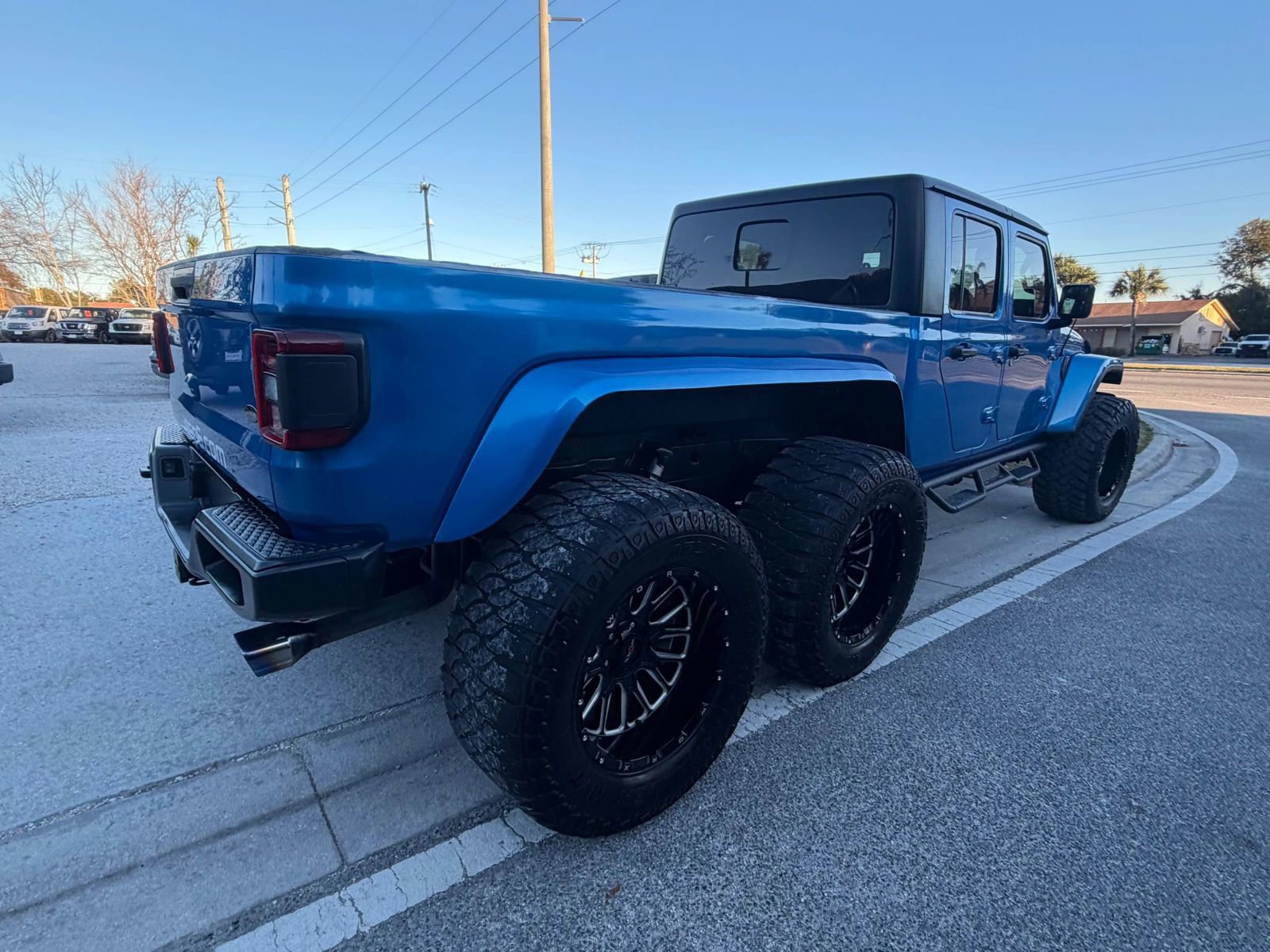 Used 2022 Jeep Gladiator Sport AWD/4WD image 7