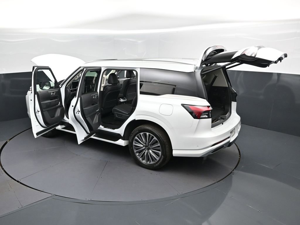 New 2026 INFINITI QX80 Luxe RWD image 2