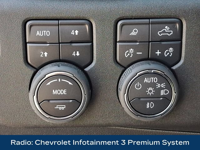 Used 2025 Chevrolet Silverado 1500 High Country w/ Technology Package AWD/4WD image 9