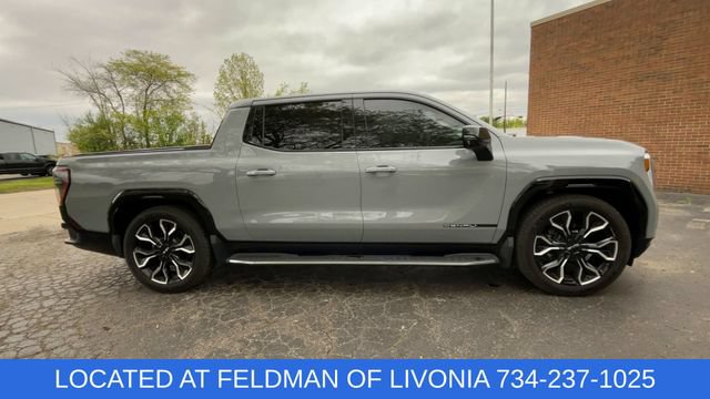 Used 2024 GMC Sierra EV Denali AWD/4WD image 9