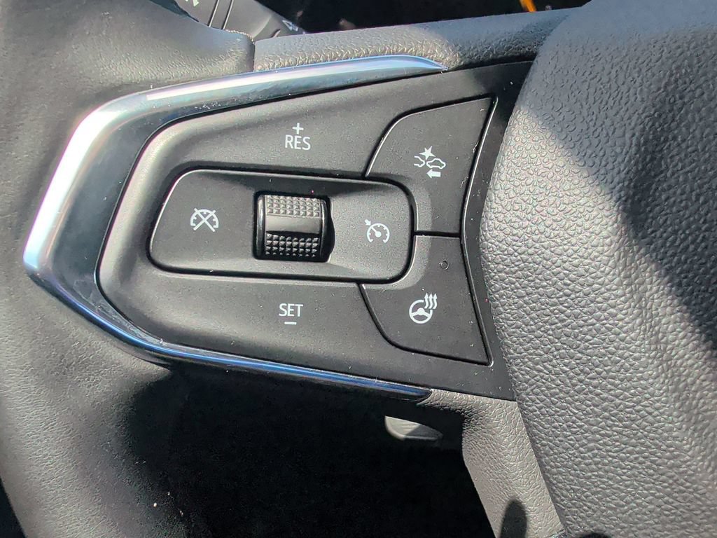 Used 2024 Chevrolet Trax ACTIV w/ Sunroof Package FWD image 30