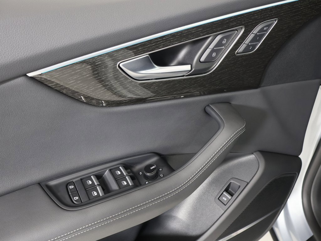 Used 2025 Audi Q8 Premium Plus w/ Premium Plus Package image 20