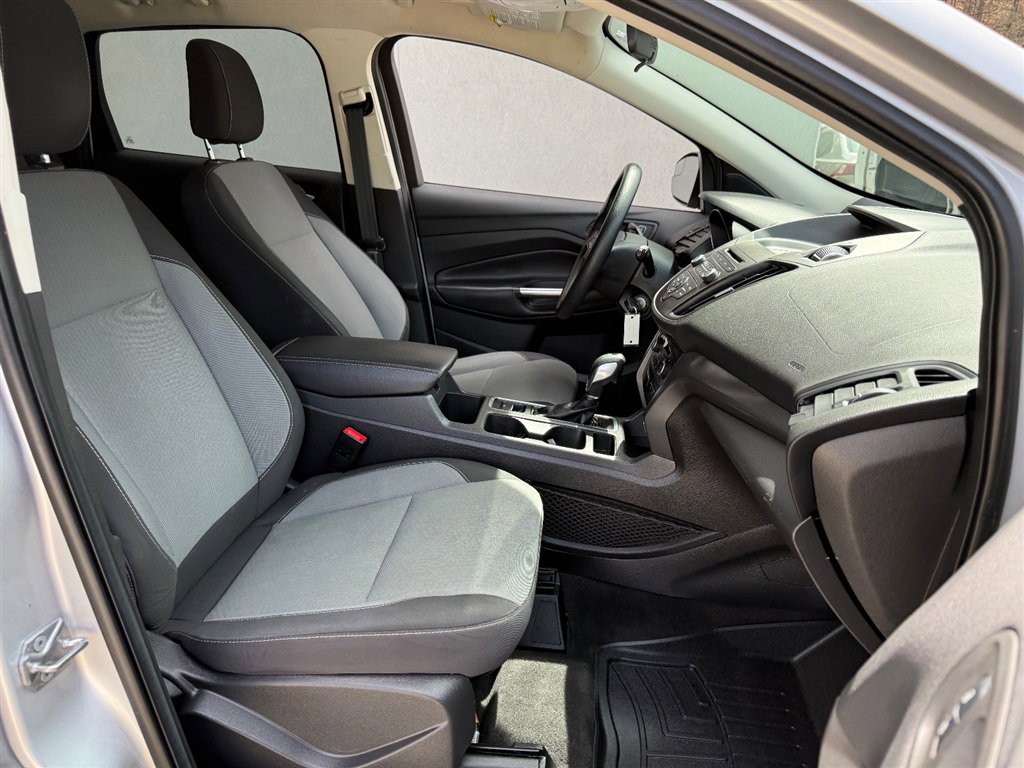 Used 2018 Ford Escape SE image 5