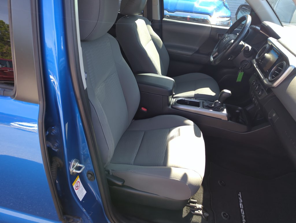 Used 2018 Toyota Tacoma SR5 RWD image 31