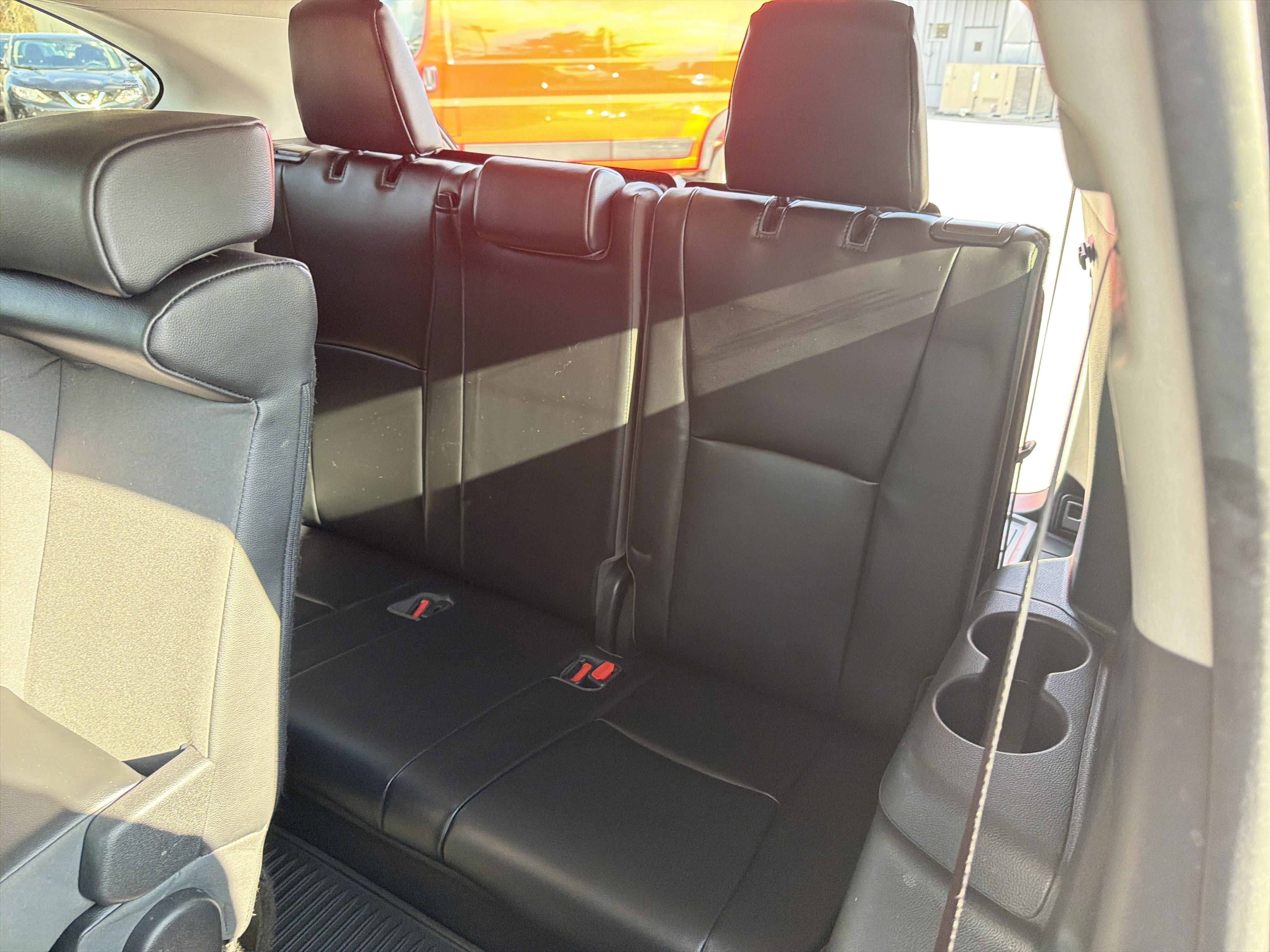 Used 2023 Toyota Highlander XLE AWD/4WD image 66