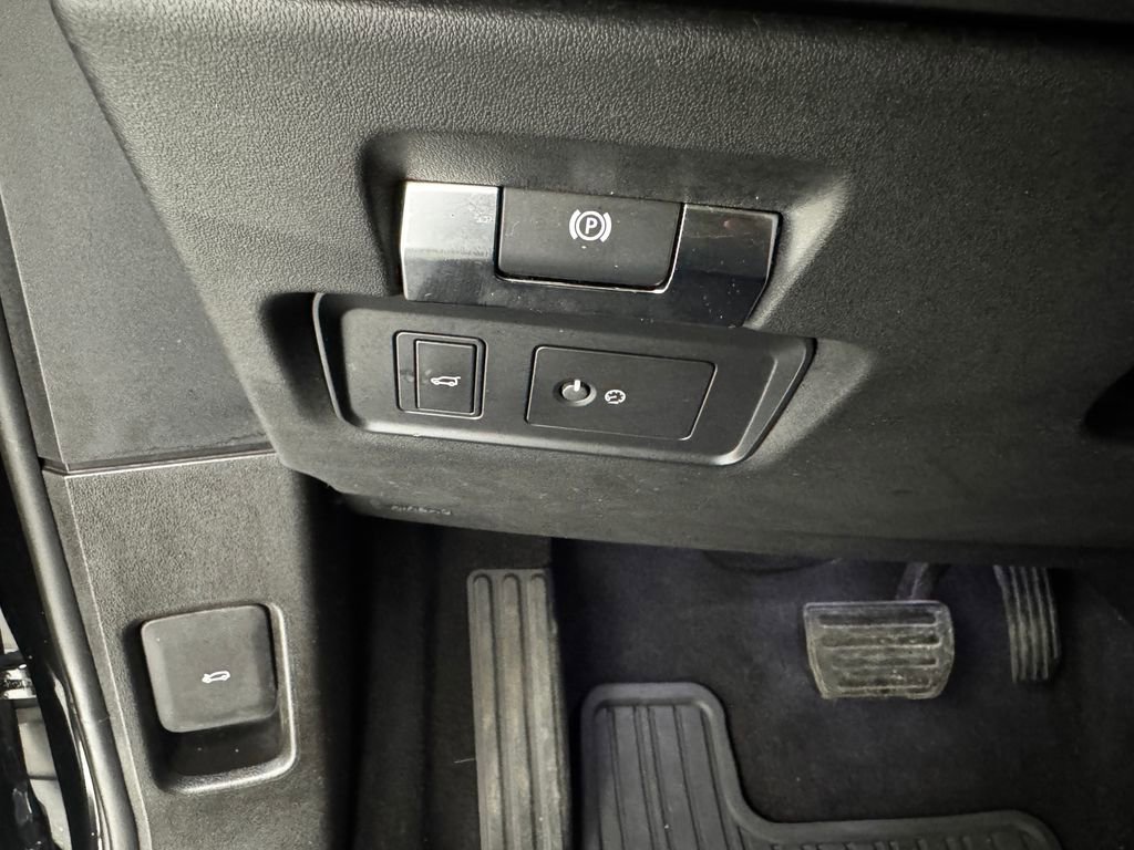 Used 2021 Land Rover Range Rover Evoque S image 25