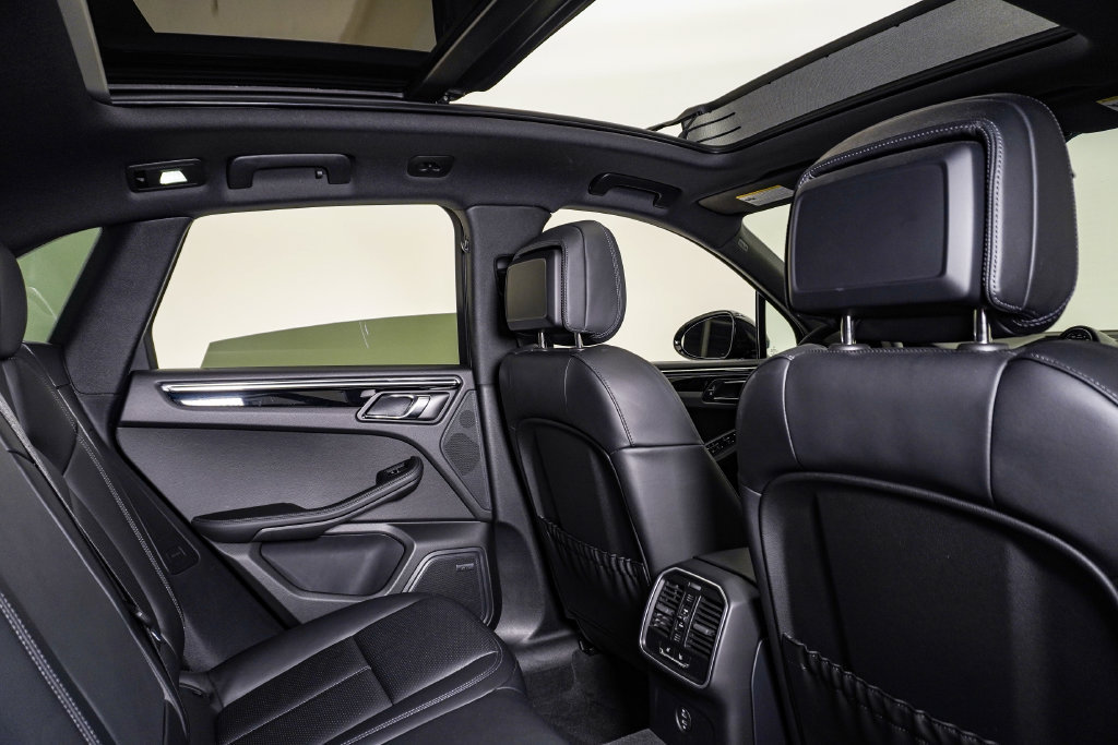 Certified 2026 Porsche Macan S AWD/4WD image 16