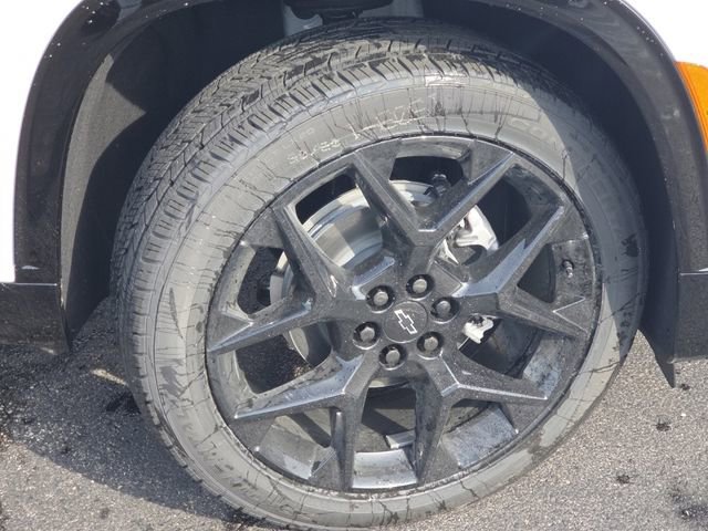 New 2026 Chevrolet Traverse RS w/ LPO, Floor Liner Package AWD/4WD image 29