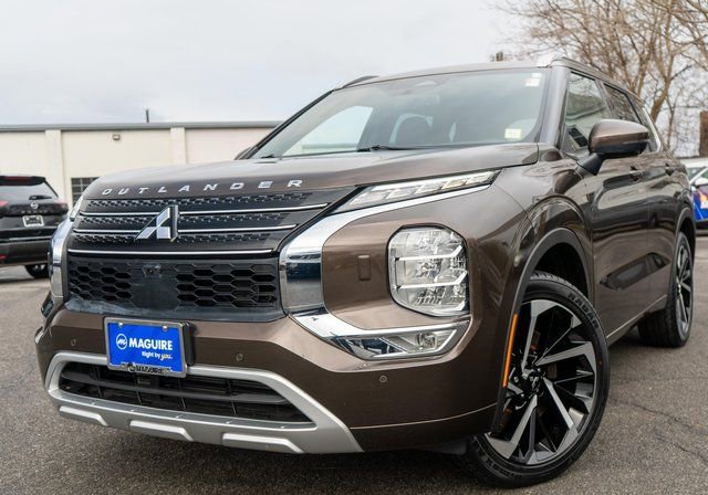 Used 2022 Mitsubishi Outlander SEL image 1