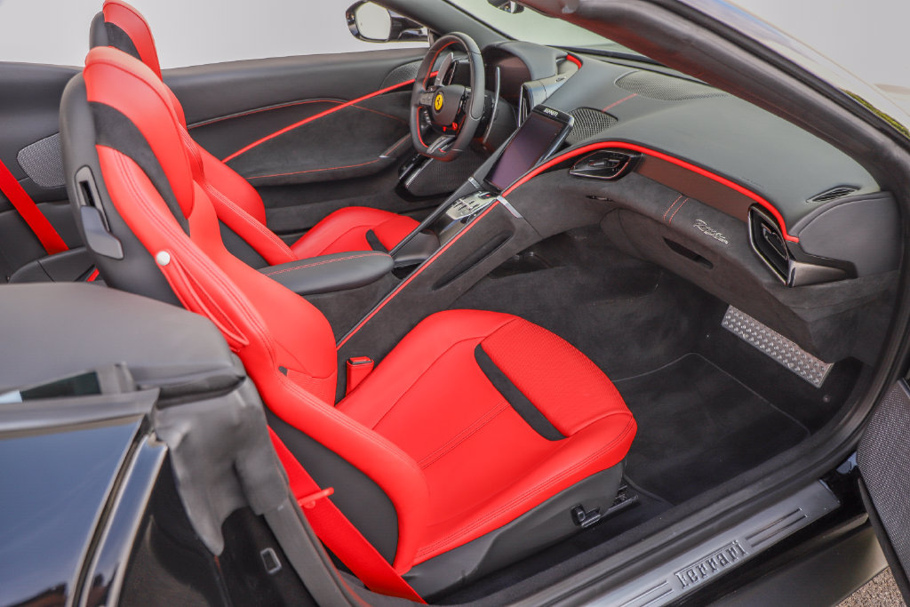 Certified 2025 Ferrari Roma Spider RWD image 34