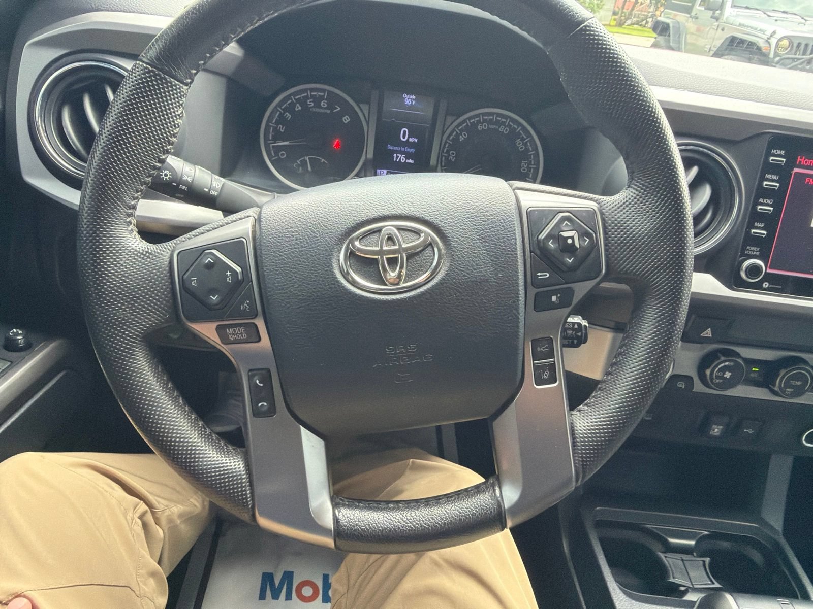 Used 2020 Toyota Tacoma SR5 w/ Technology Package AWD/4WD image 13