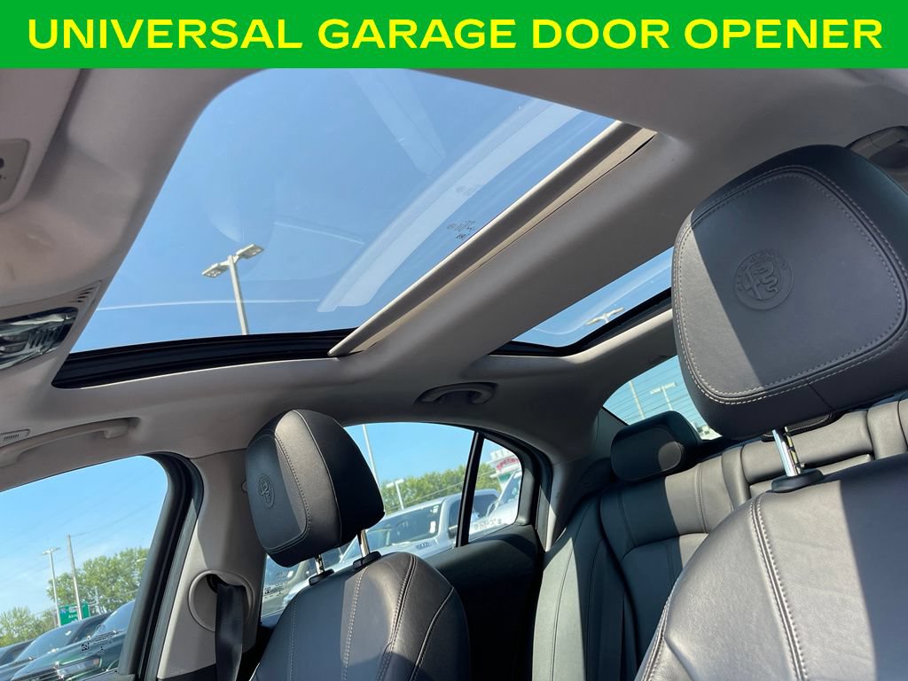 Used 2019 Alfa Romeo Giulia Ti AWD/4WD image 13
