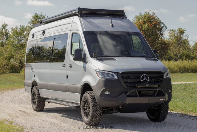 Used 2025 Mercedes-Benz Sprinter 2500 image 12