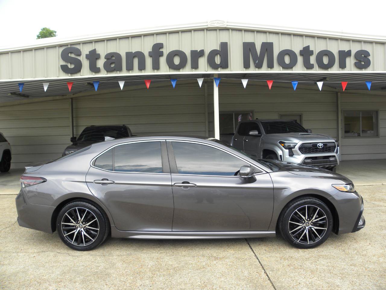 Used 2023 Toyota Camry SE
