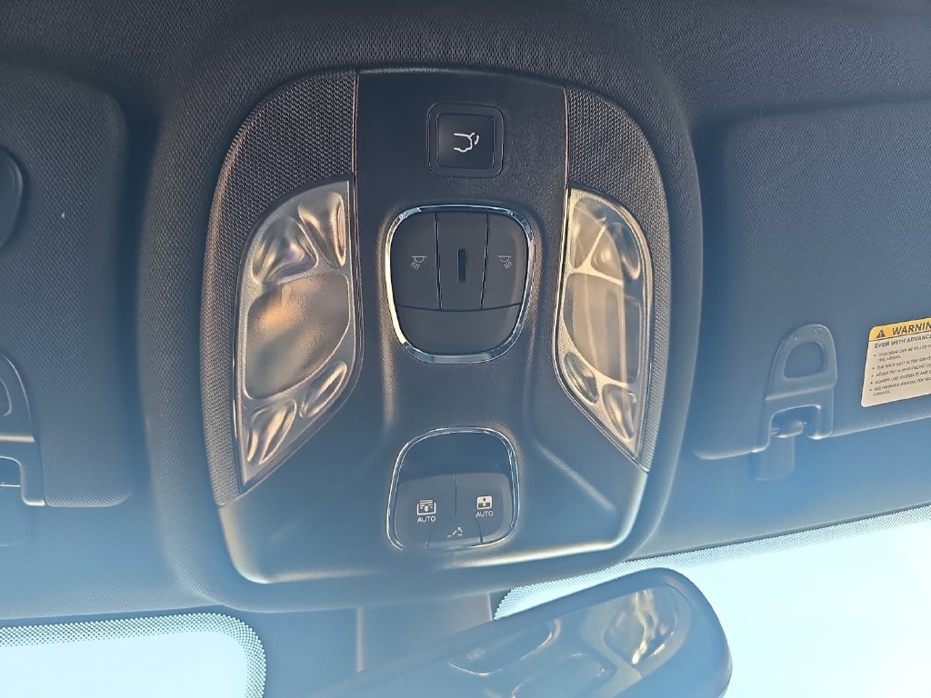 Used 2023 Jeep Compass Latitude w/ Sun and Sound Group AWD/4WD image 30