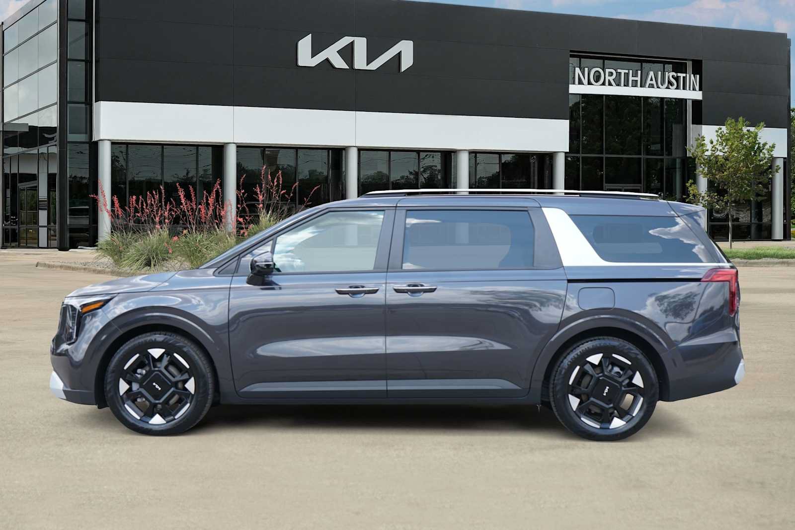 Certified 2026 Kia Carnival EX FWD image 3