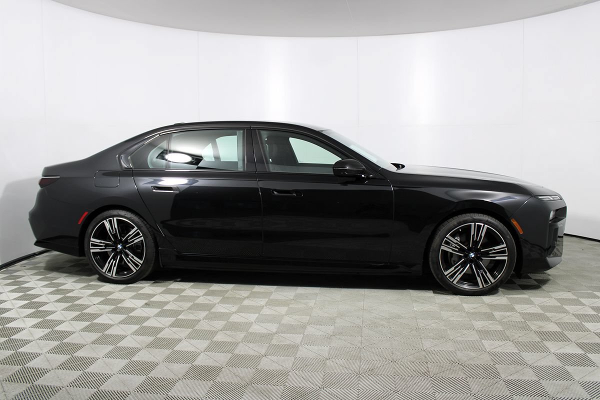 Used 2024 BMW i7 xDrive60 AWD/4WD image 45