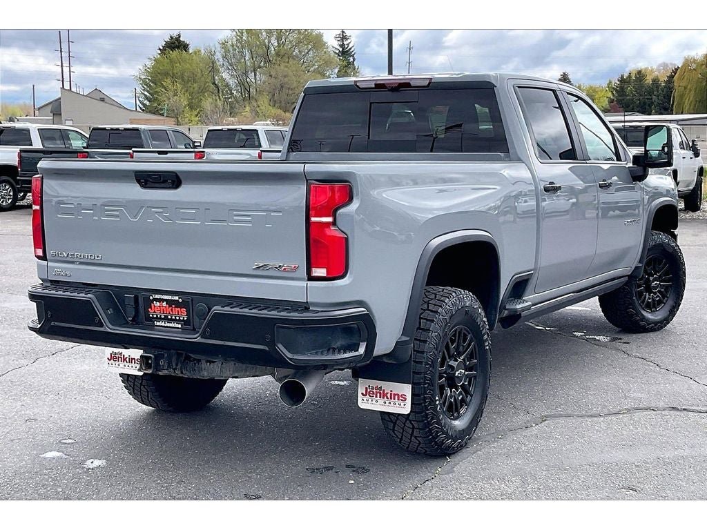 Used 2024 Chevrolet Silverado 2500 ZR2 w/ Technology Package AWD/4WD image 15